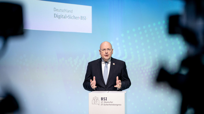 BSI-Präsident Arne Schönbohm eröffnet den 17. Deutschen IT-Sicherheitskongress.