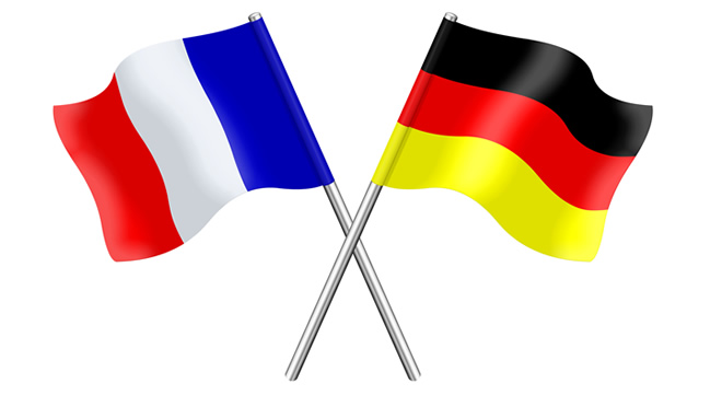 Zwei Flaggen Deutschland - Frankreich